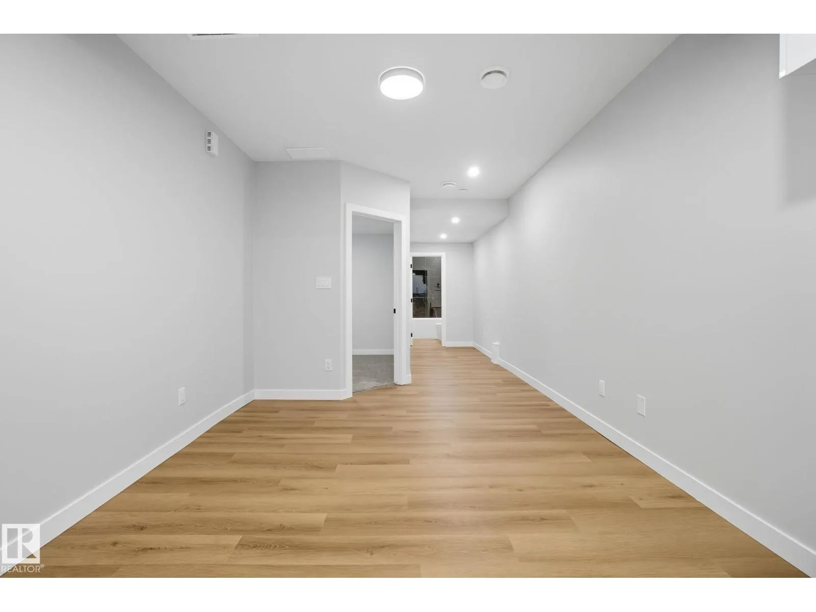 9009 153 ST NW