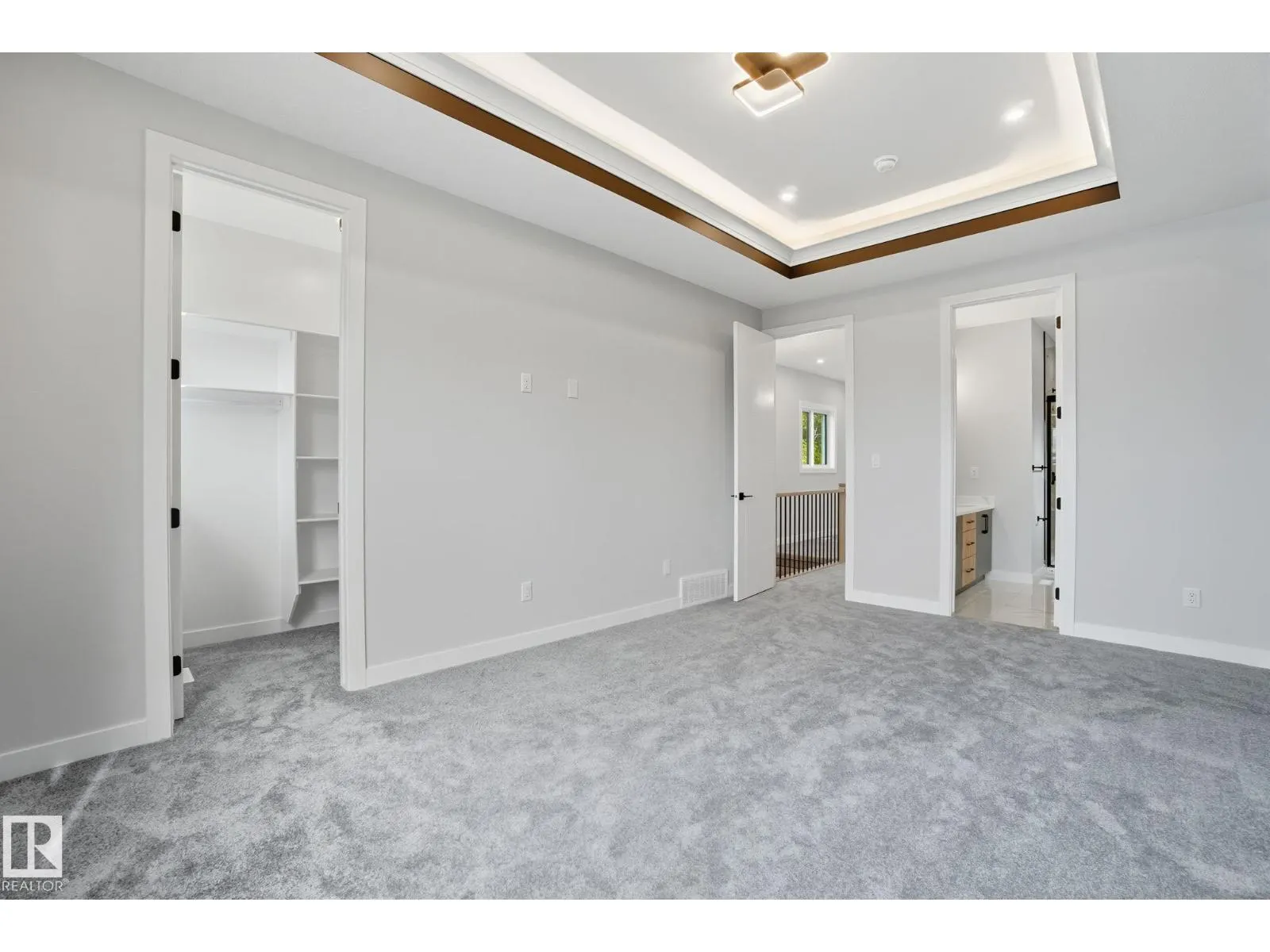 9009 153 ST NW