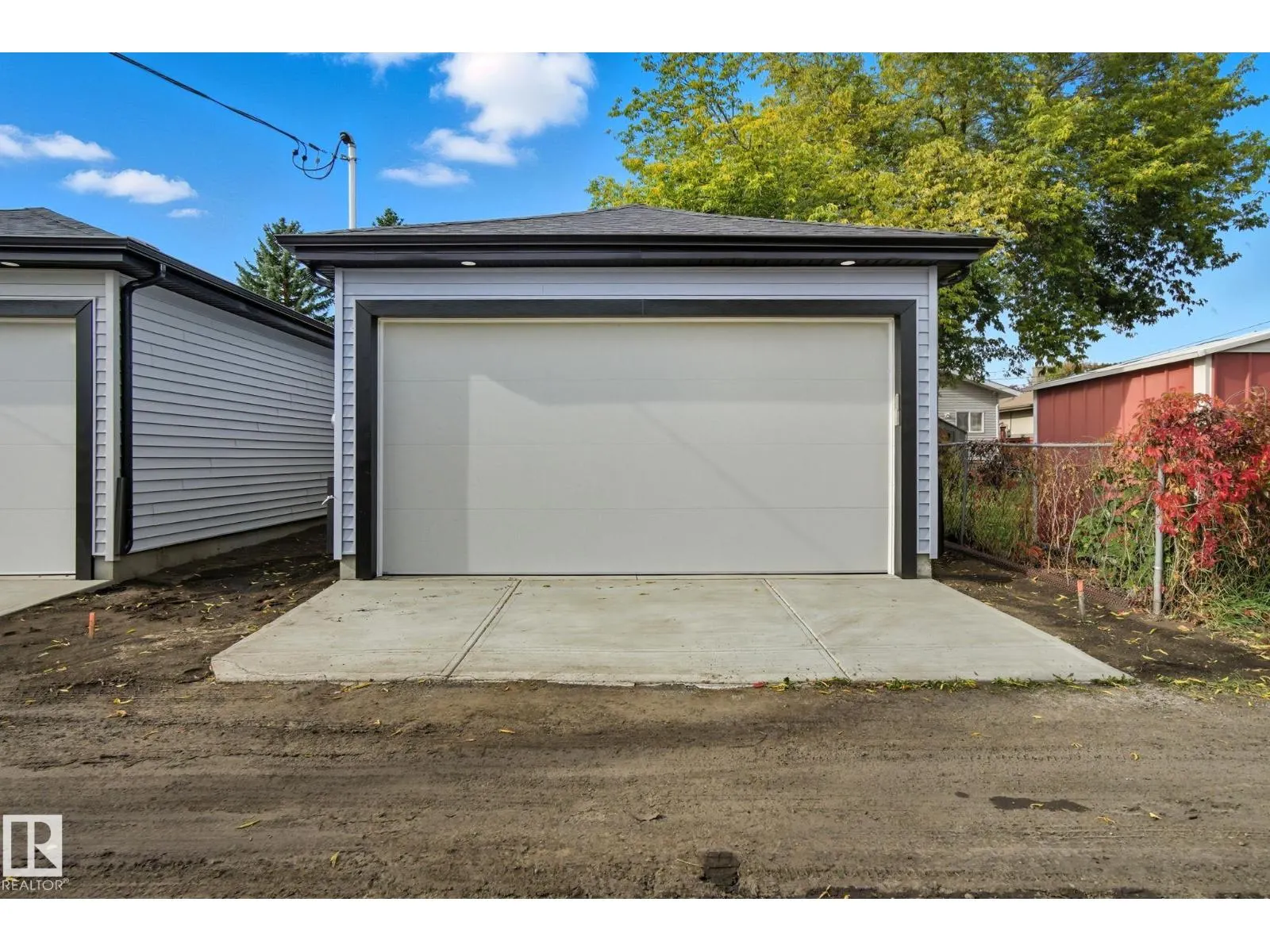 9009 153 ST NW