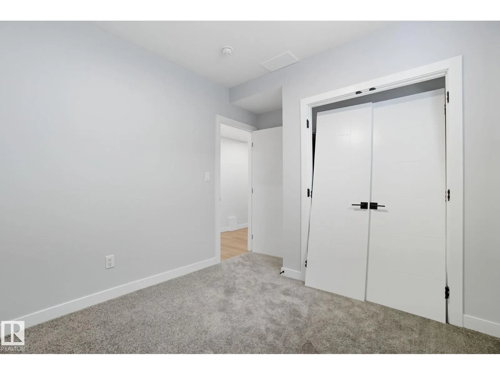 9009 153 ST NW