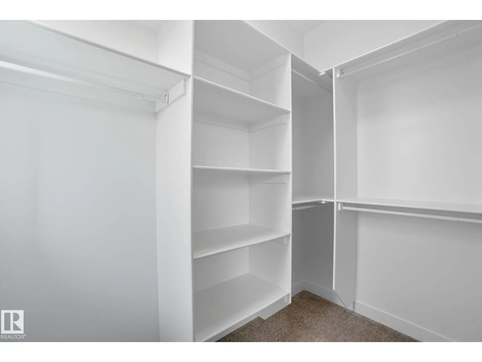 9009 153 ST NW