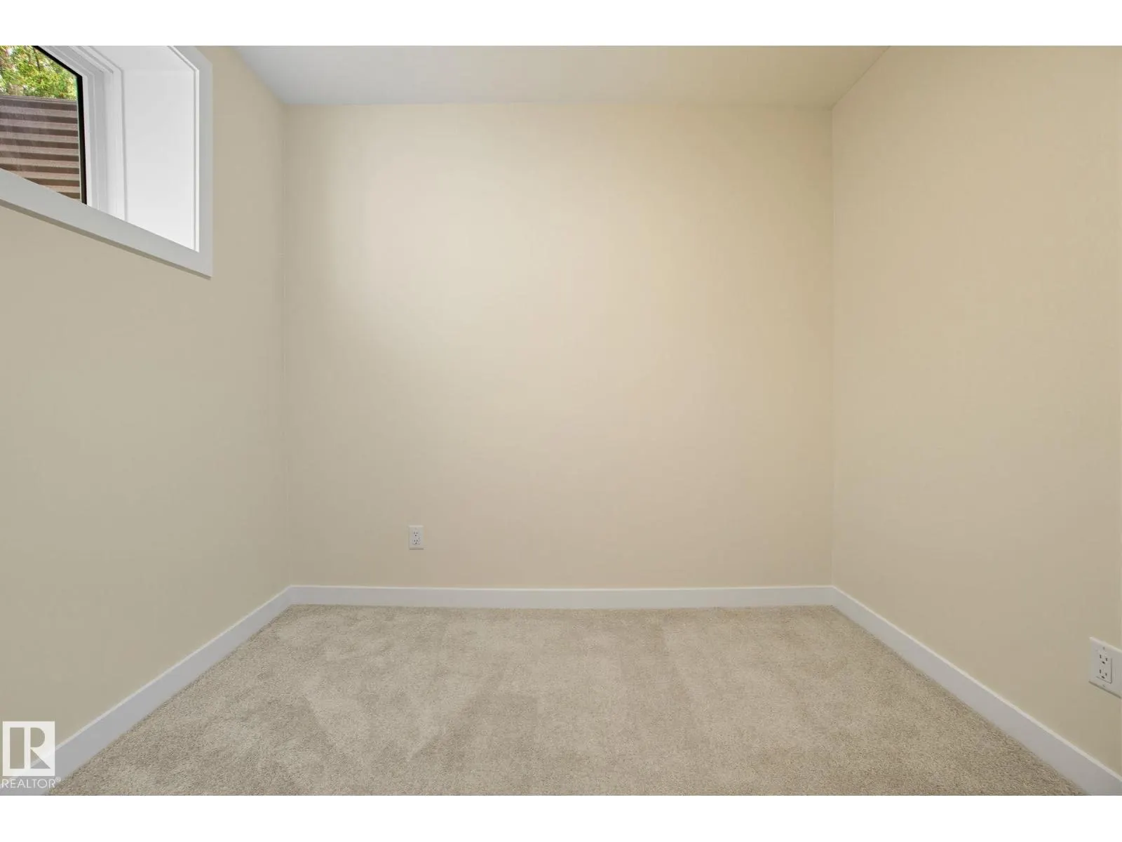9007 153 ST NW