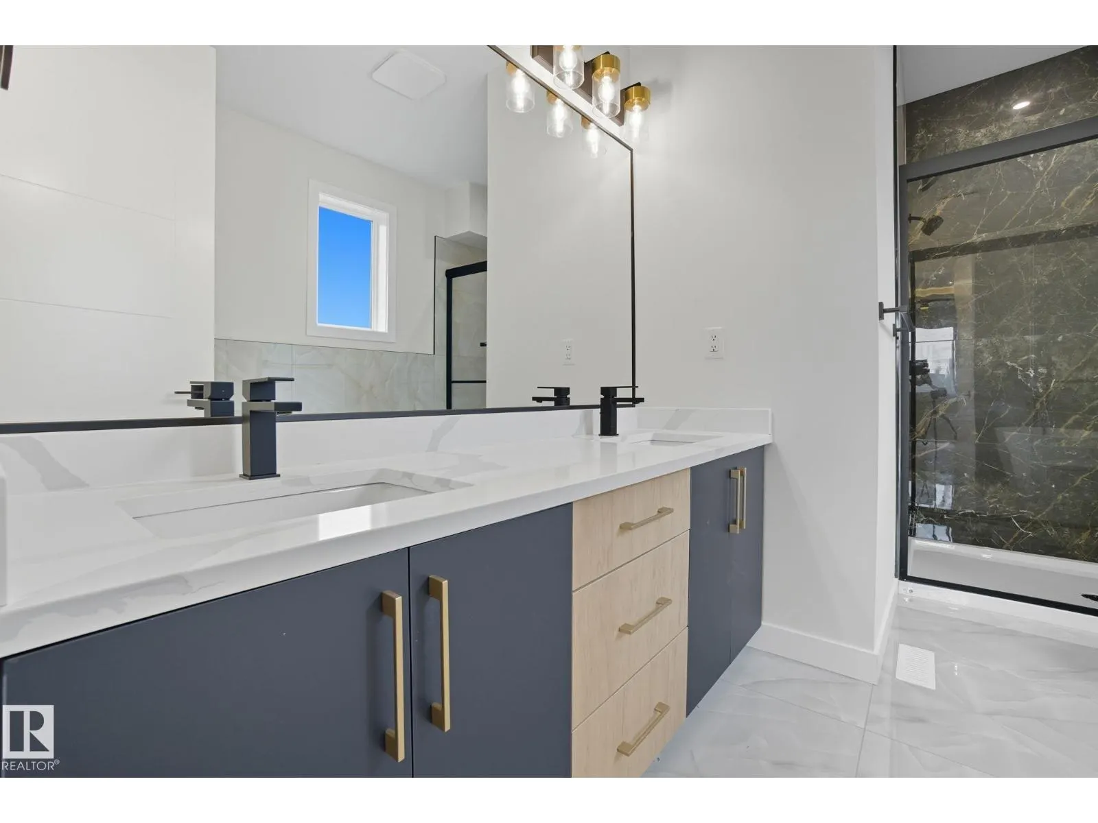 9007 153 ST NW