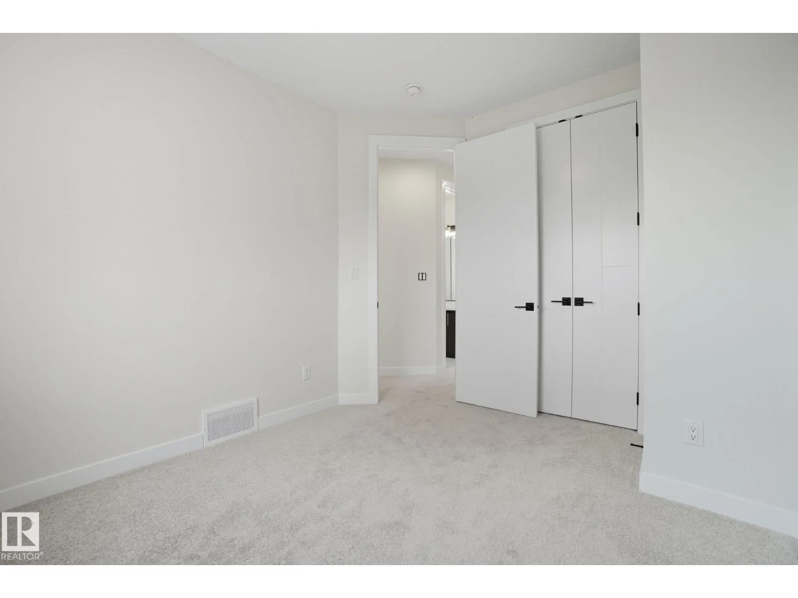 9007 153 ST NW