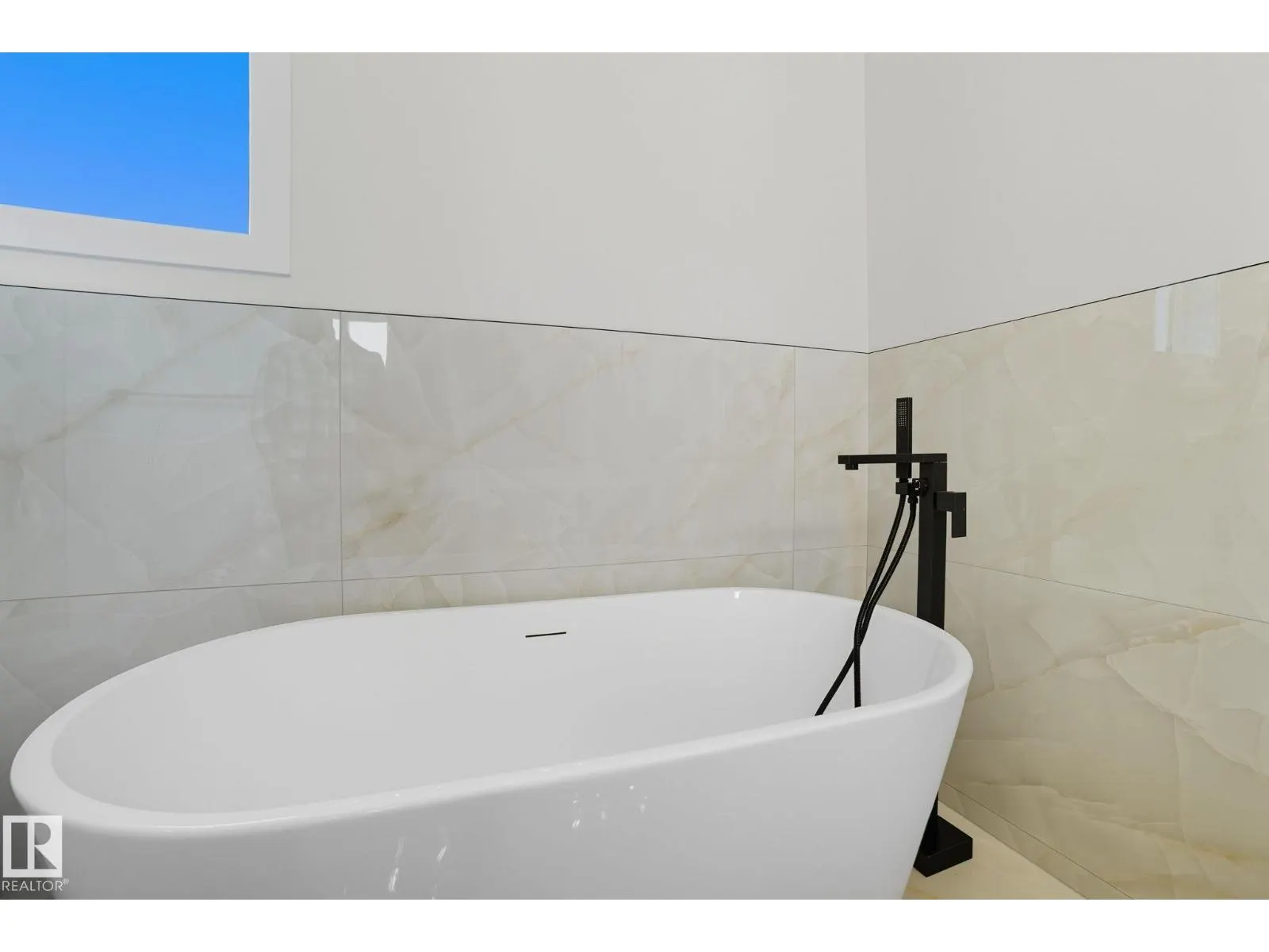 9007 153 ST NW