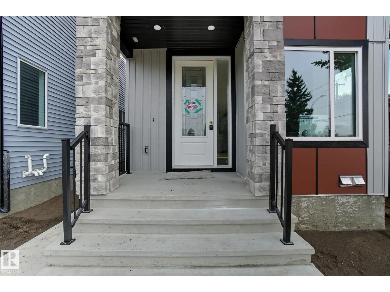 9007 153 ST NW