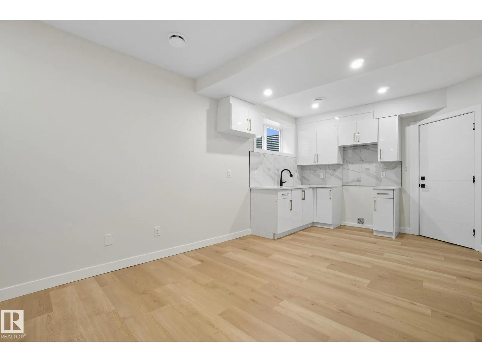 9007 153 ST NW