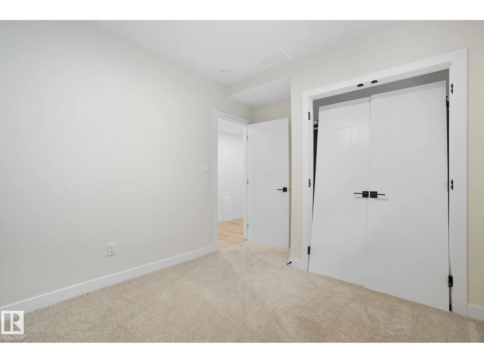 9007 153 ST NW