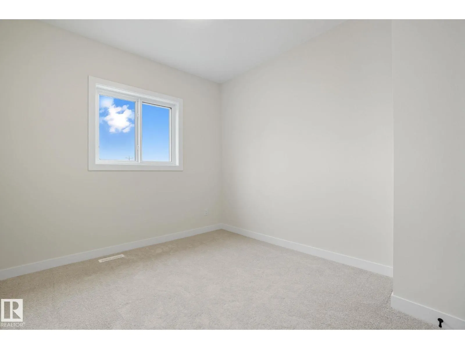 9007 153 ST NW