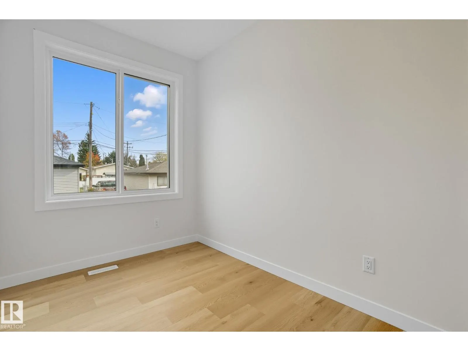 9007 153 ST NW