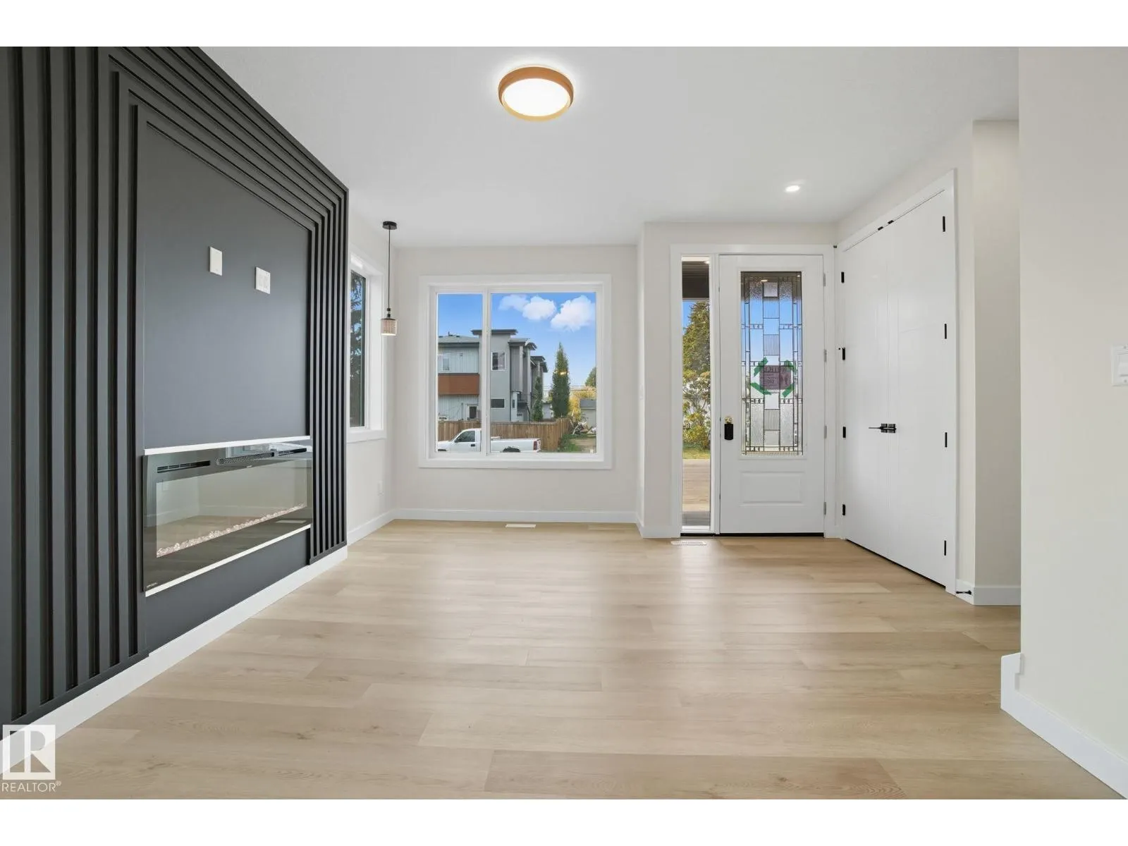 9007 153 ST NW