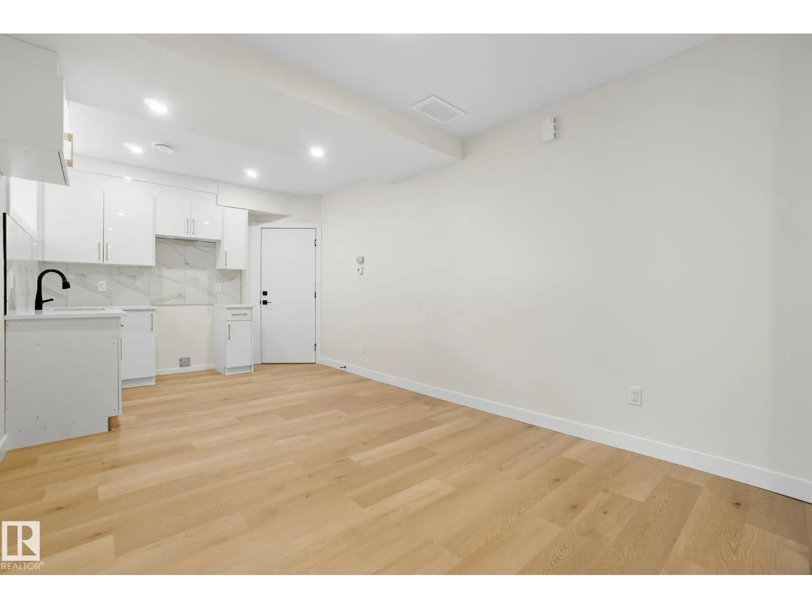 9007 153 ST NW
