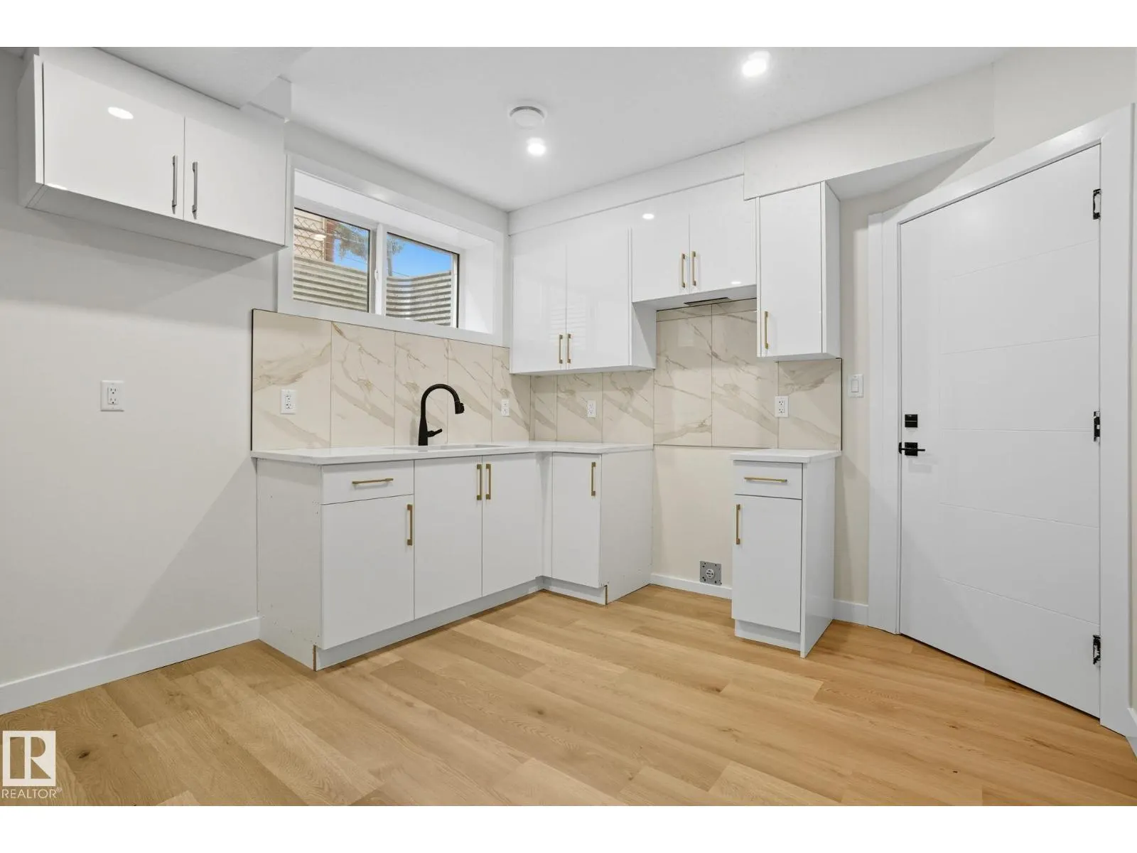 9007 153 ST NW