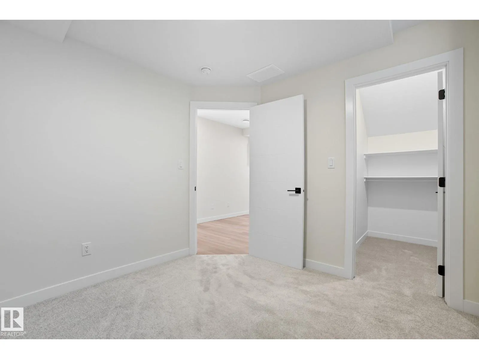 9007 153 ST NW