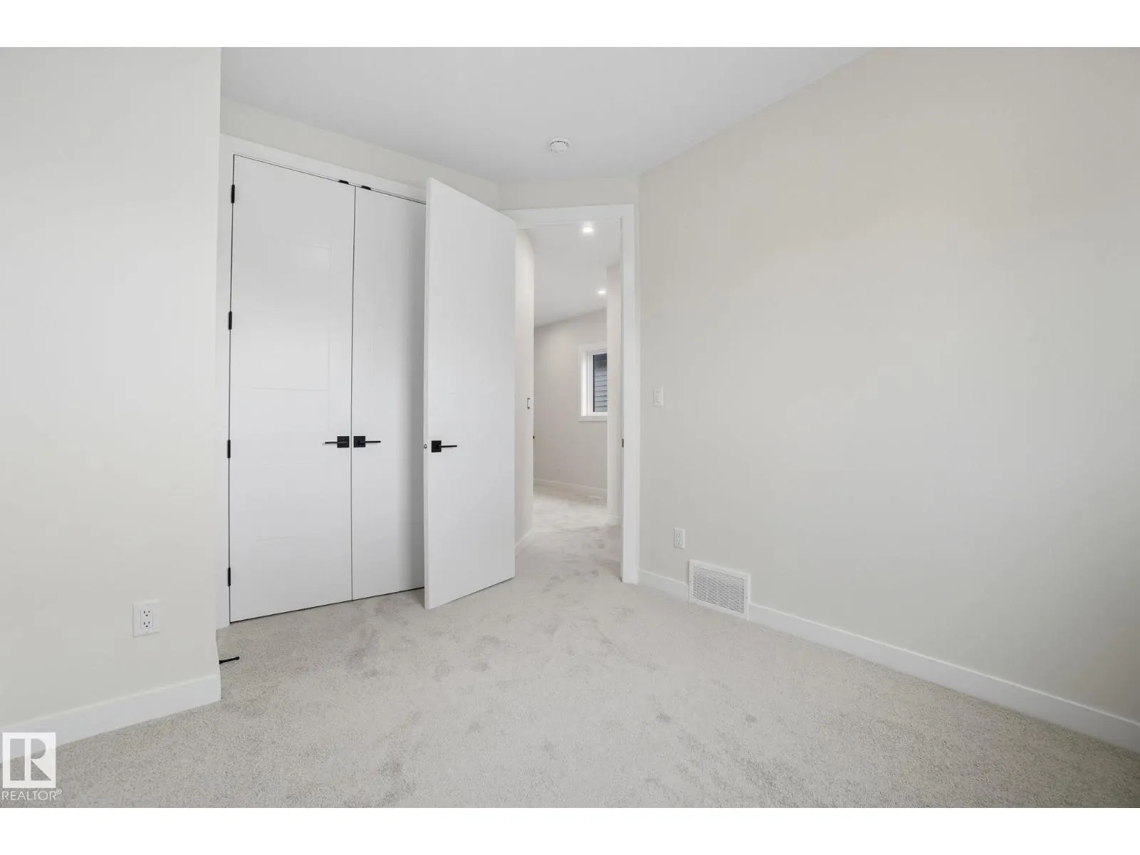 9007 153 ST NW