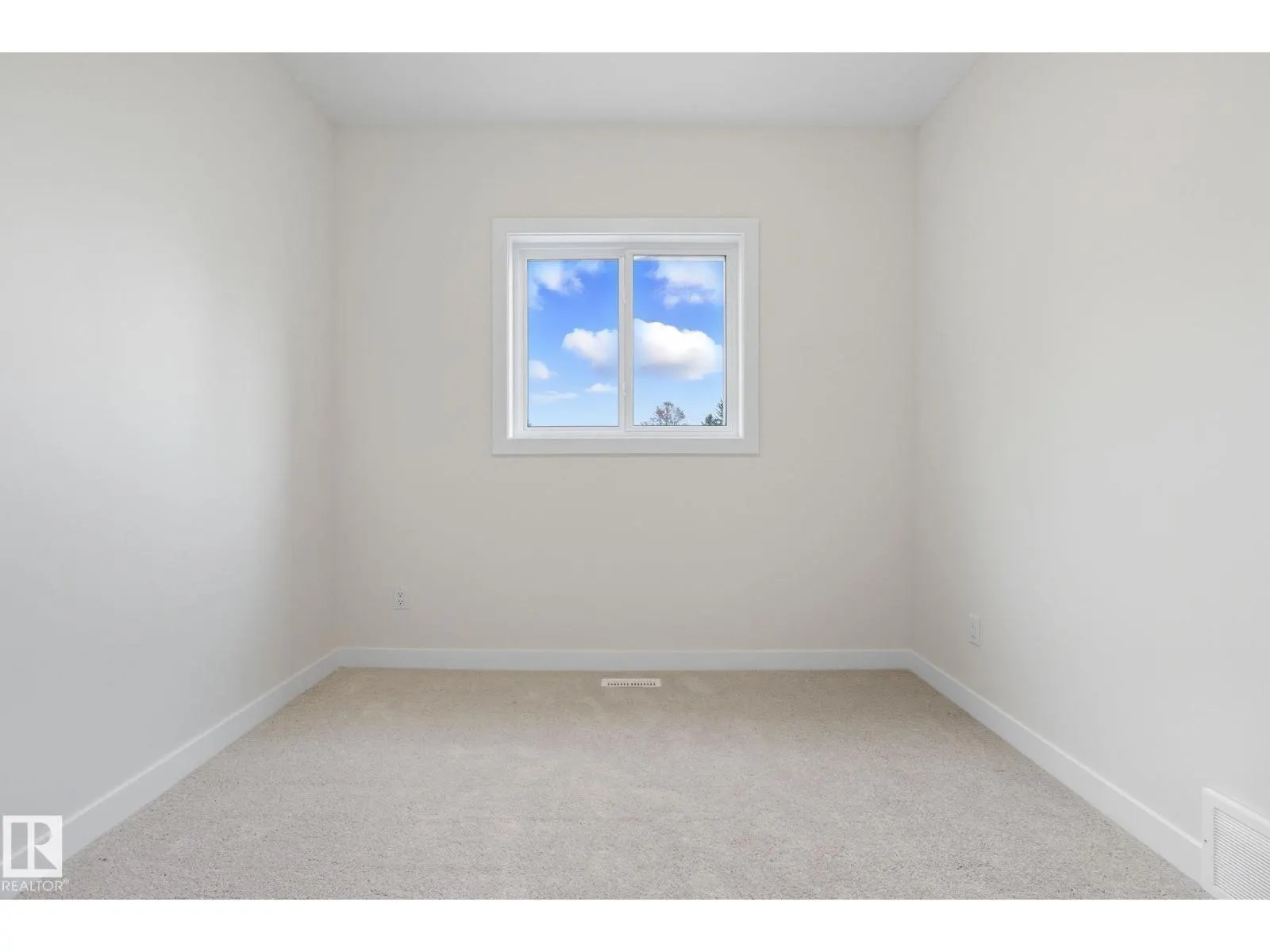 9007 153 ST NW
