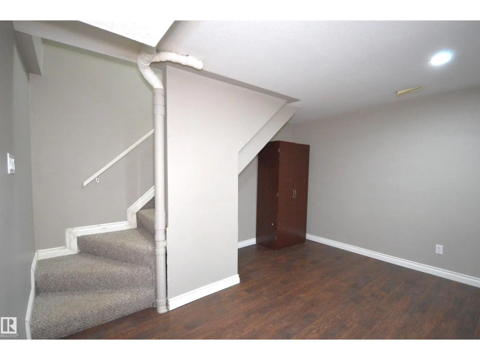 4308 44 ST