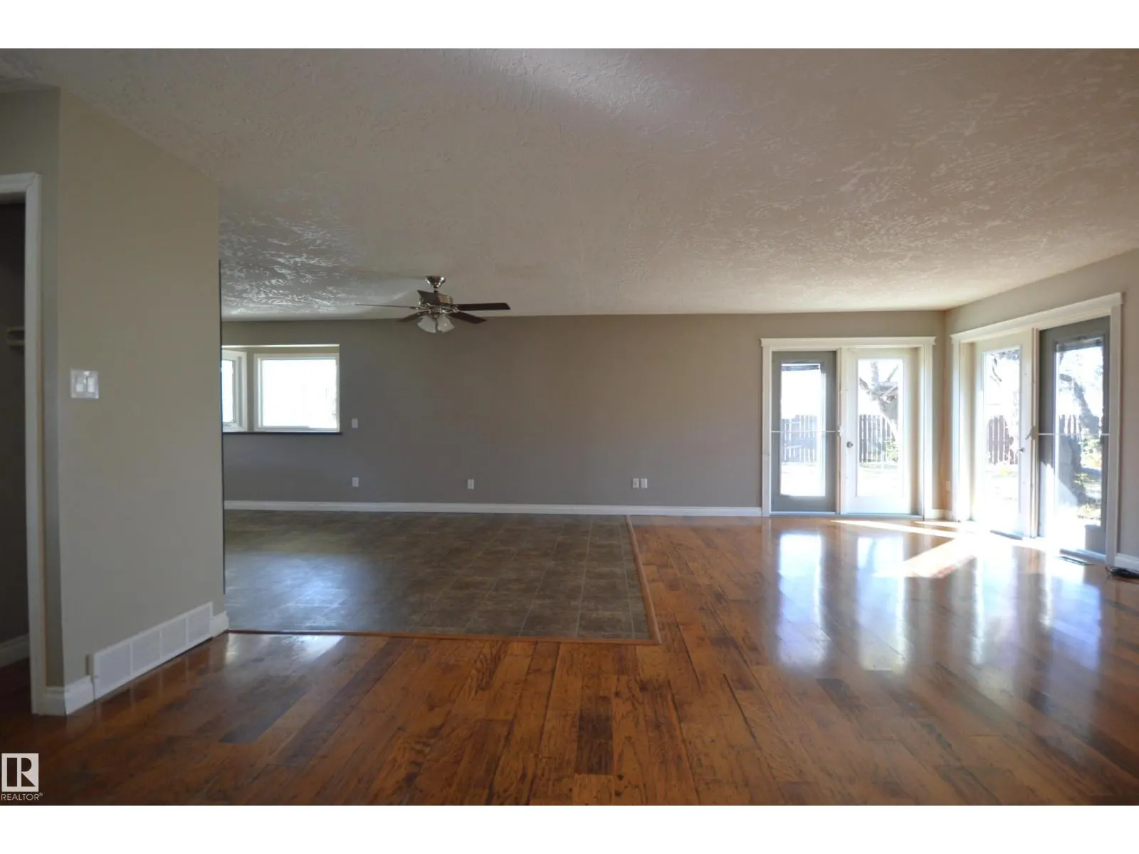 4308 44 ST