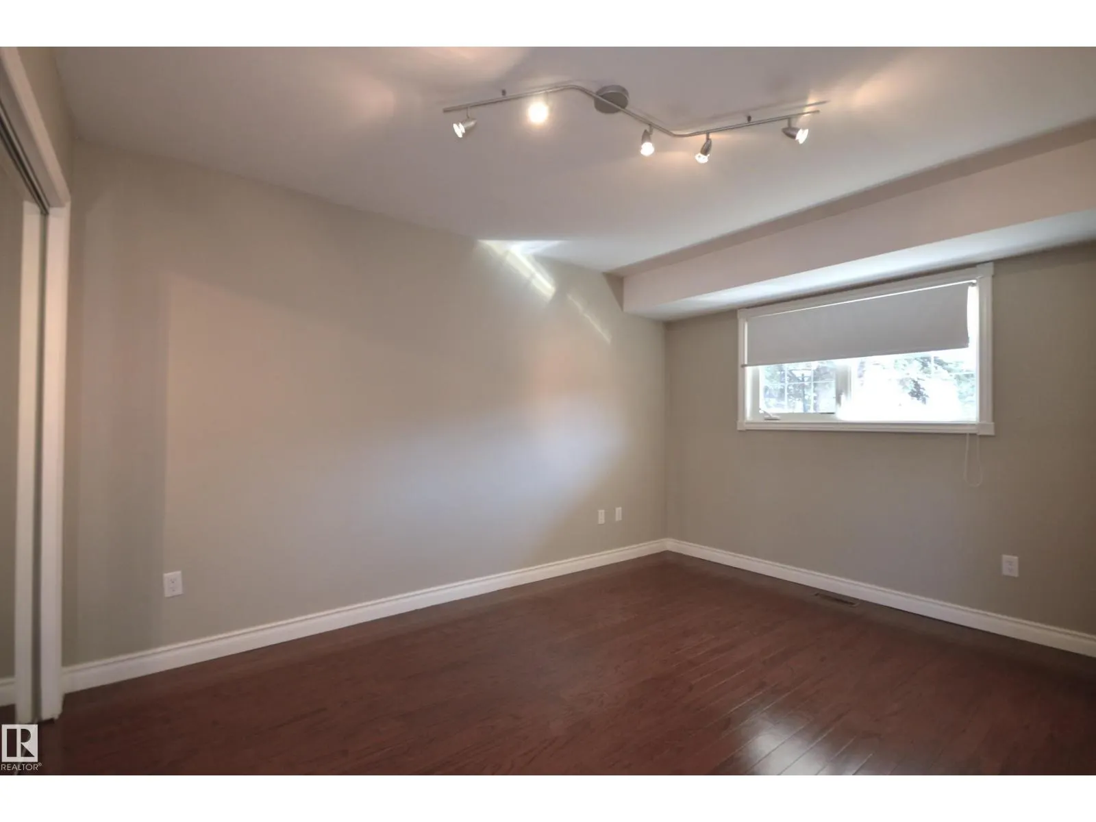 4308 44 ST