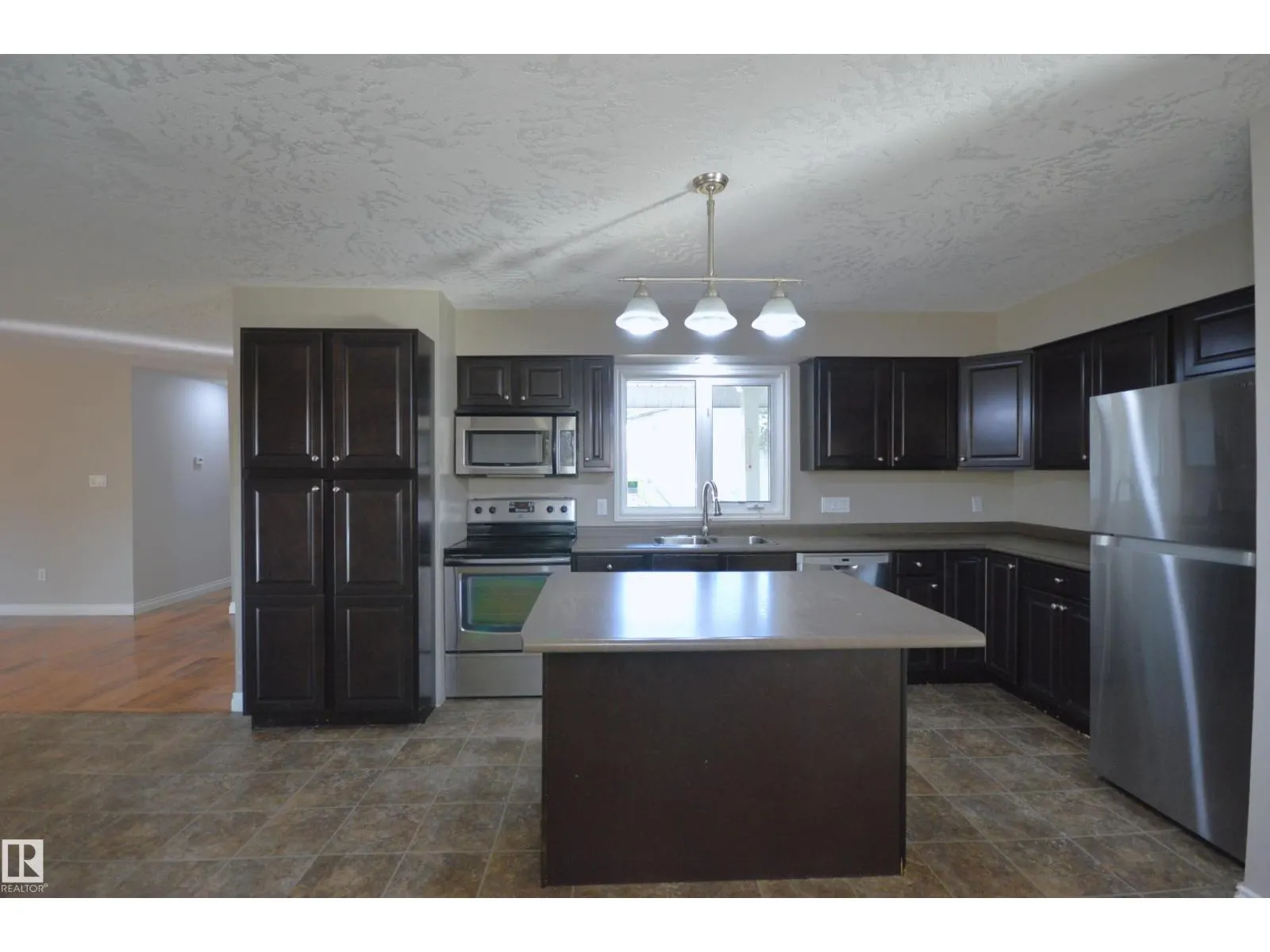 4308 44 ST