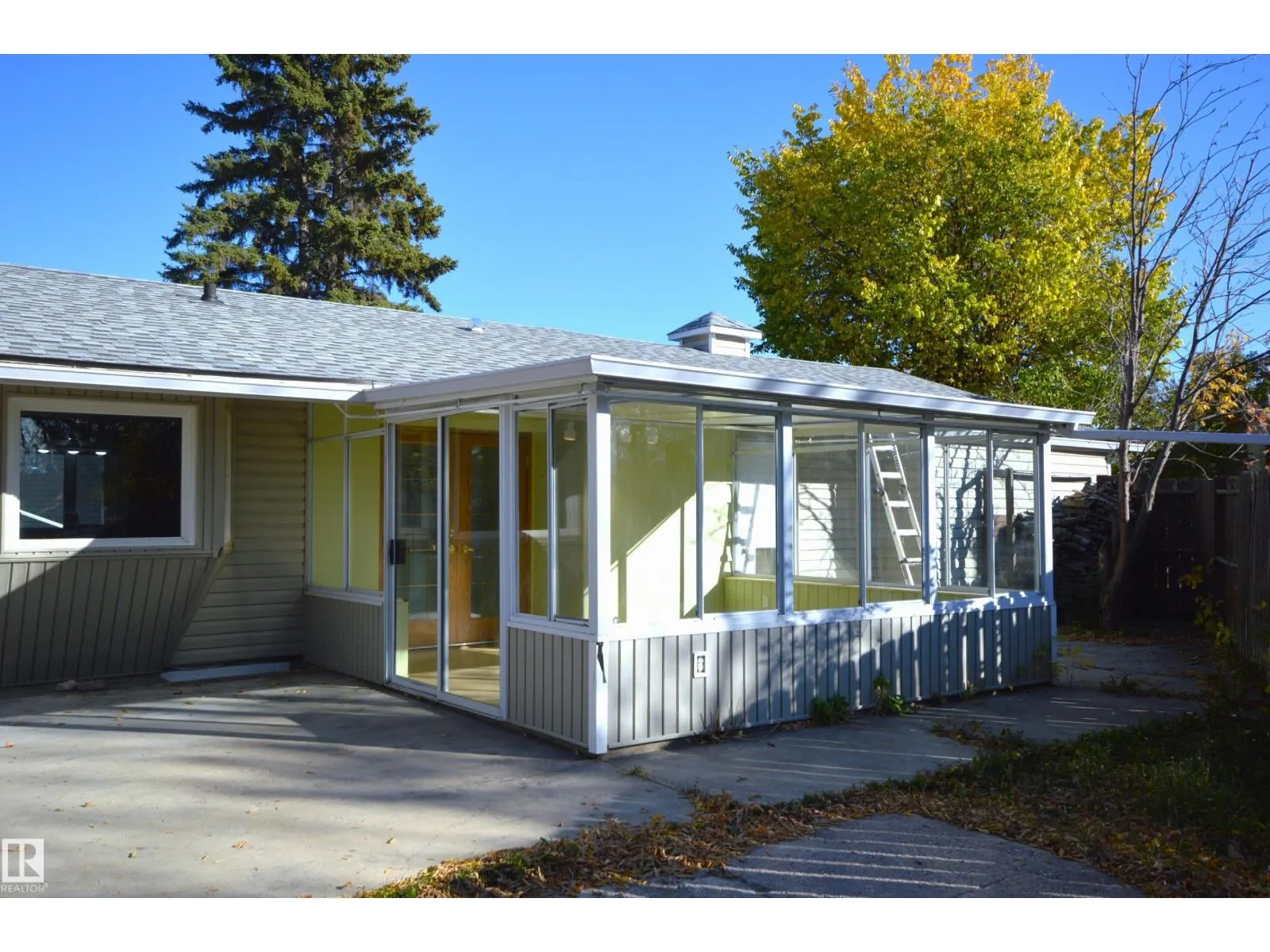4308 44 ST