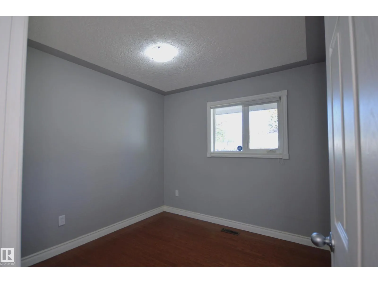 4308 44 ST