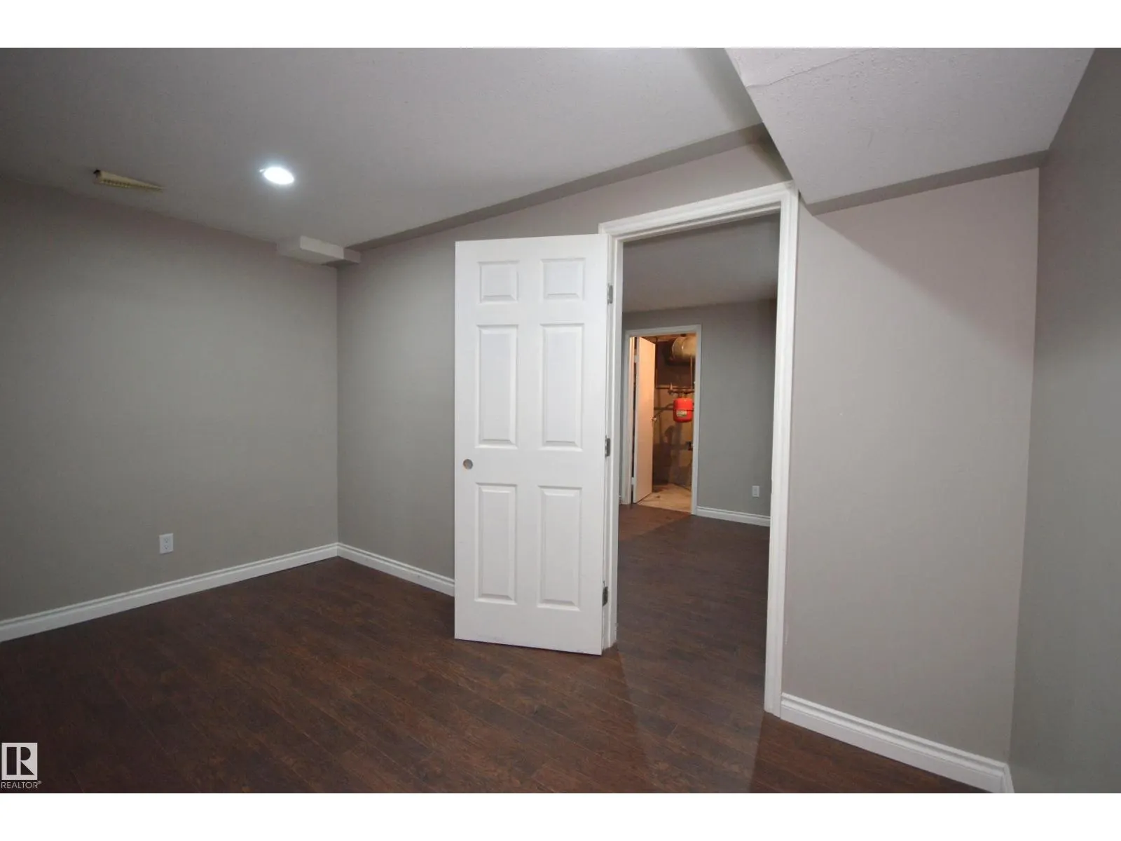4308 44 ST