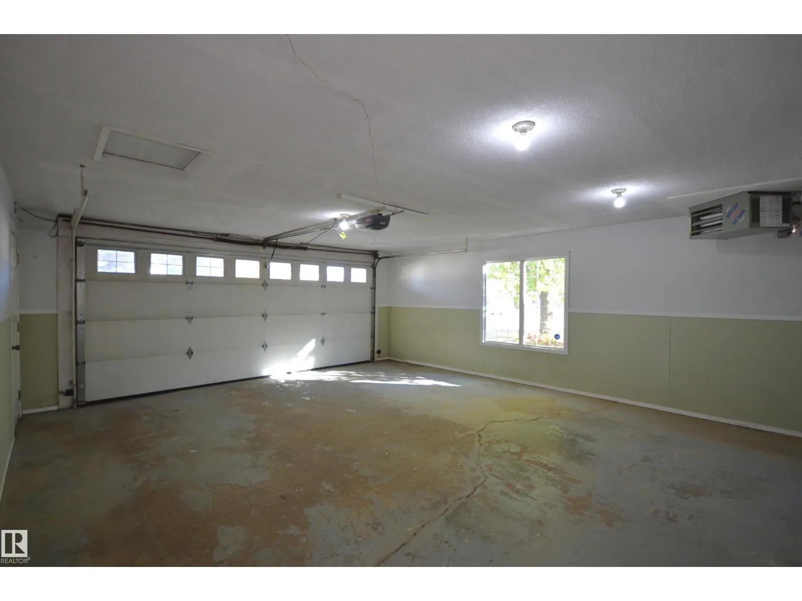4308 44 ST