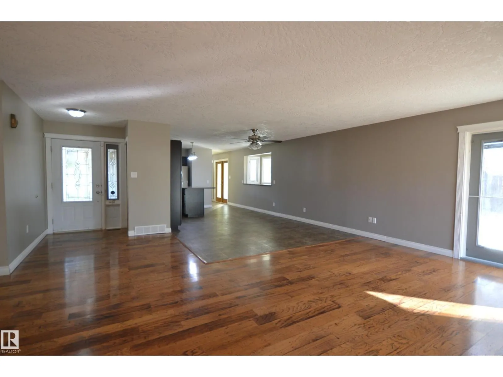 4308 44 ST