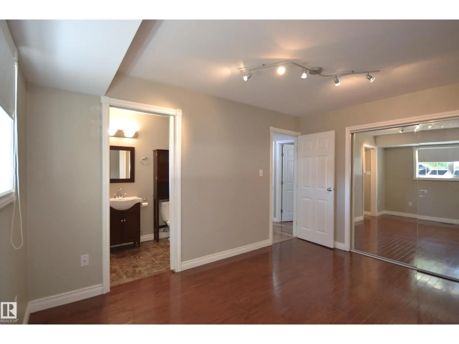 4308 44 ST