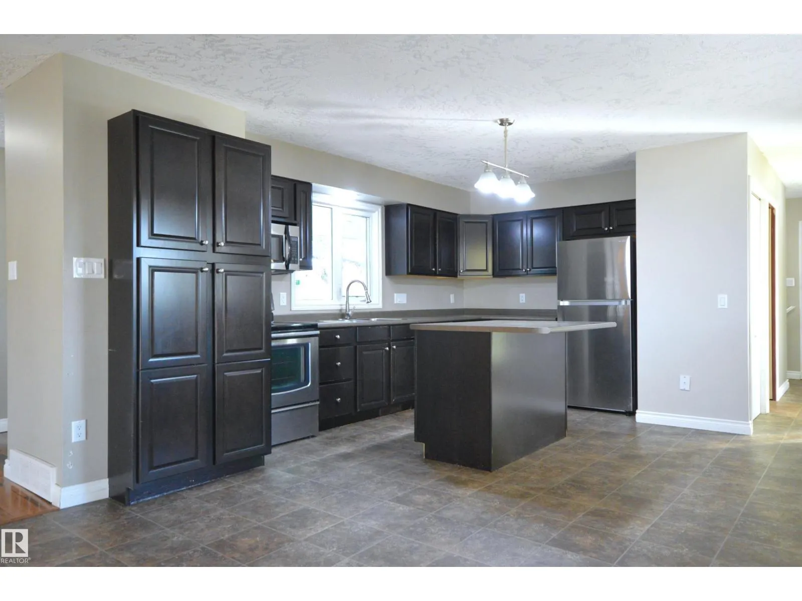 4308 44 ST