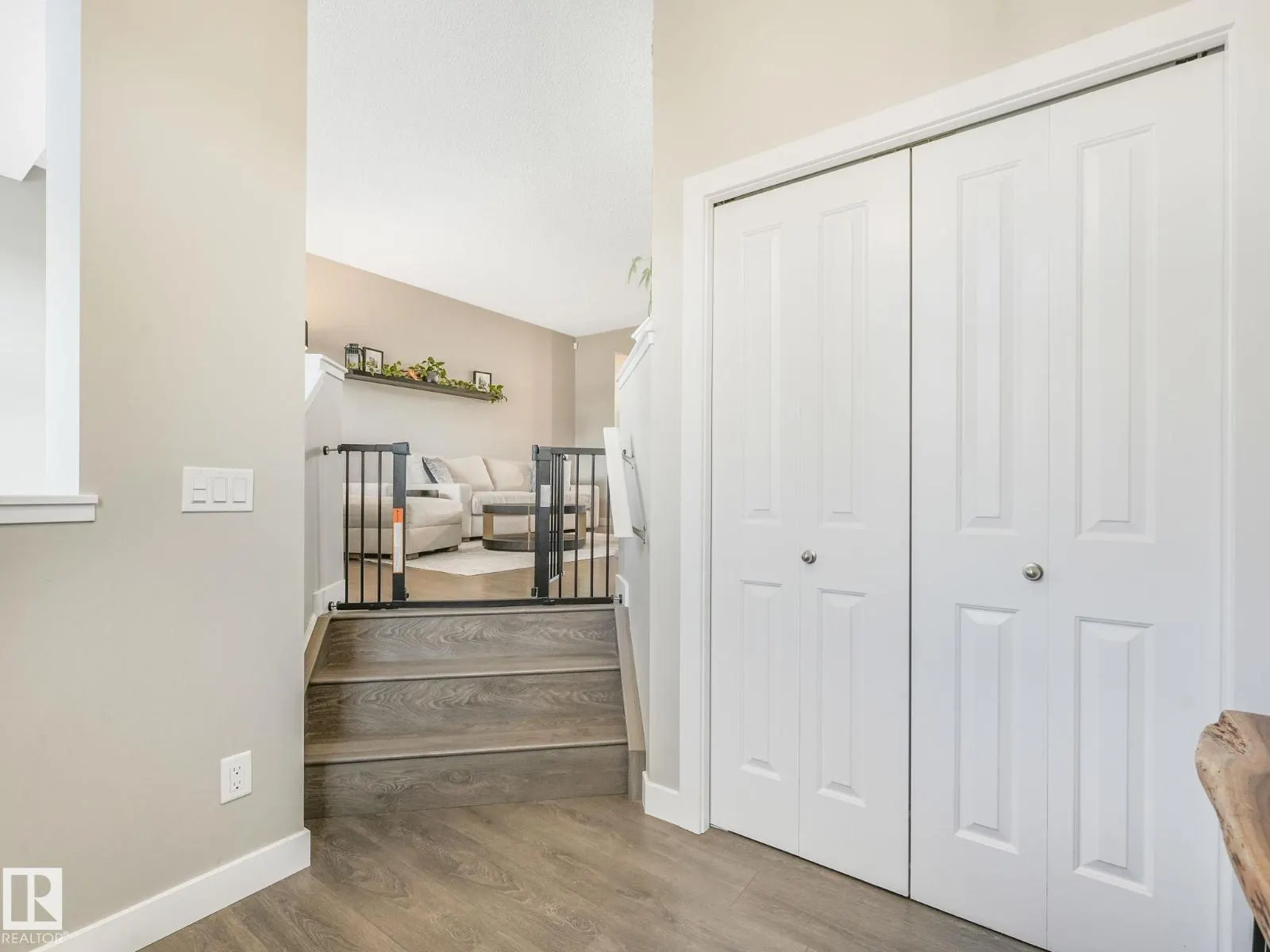 225 SOUTHFORK DR