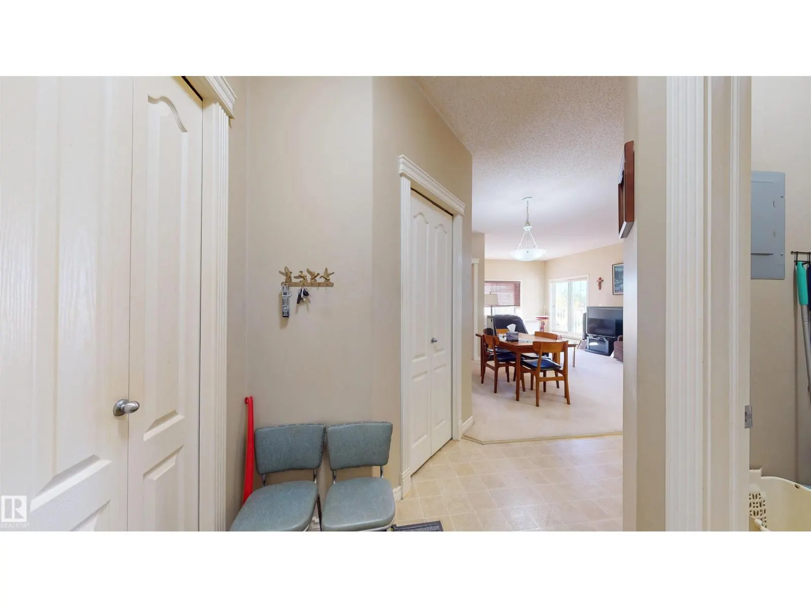 #227 16807 100 AV NW