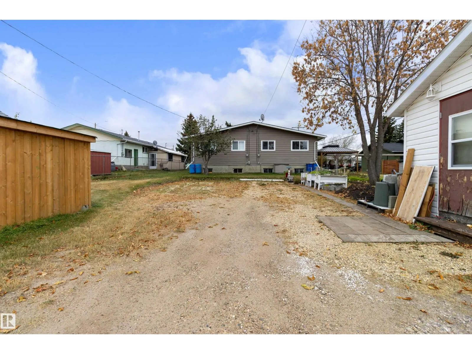 5008 56 ave