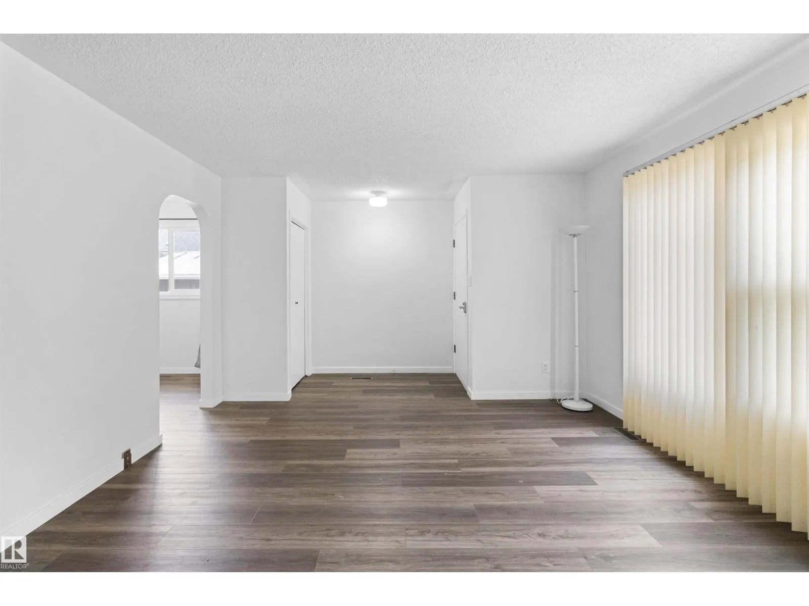 5008 56 ave