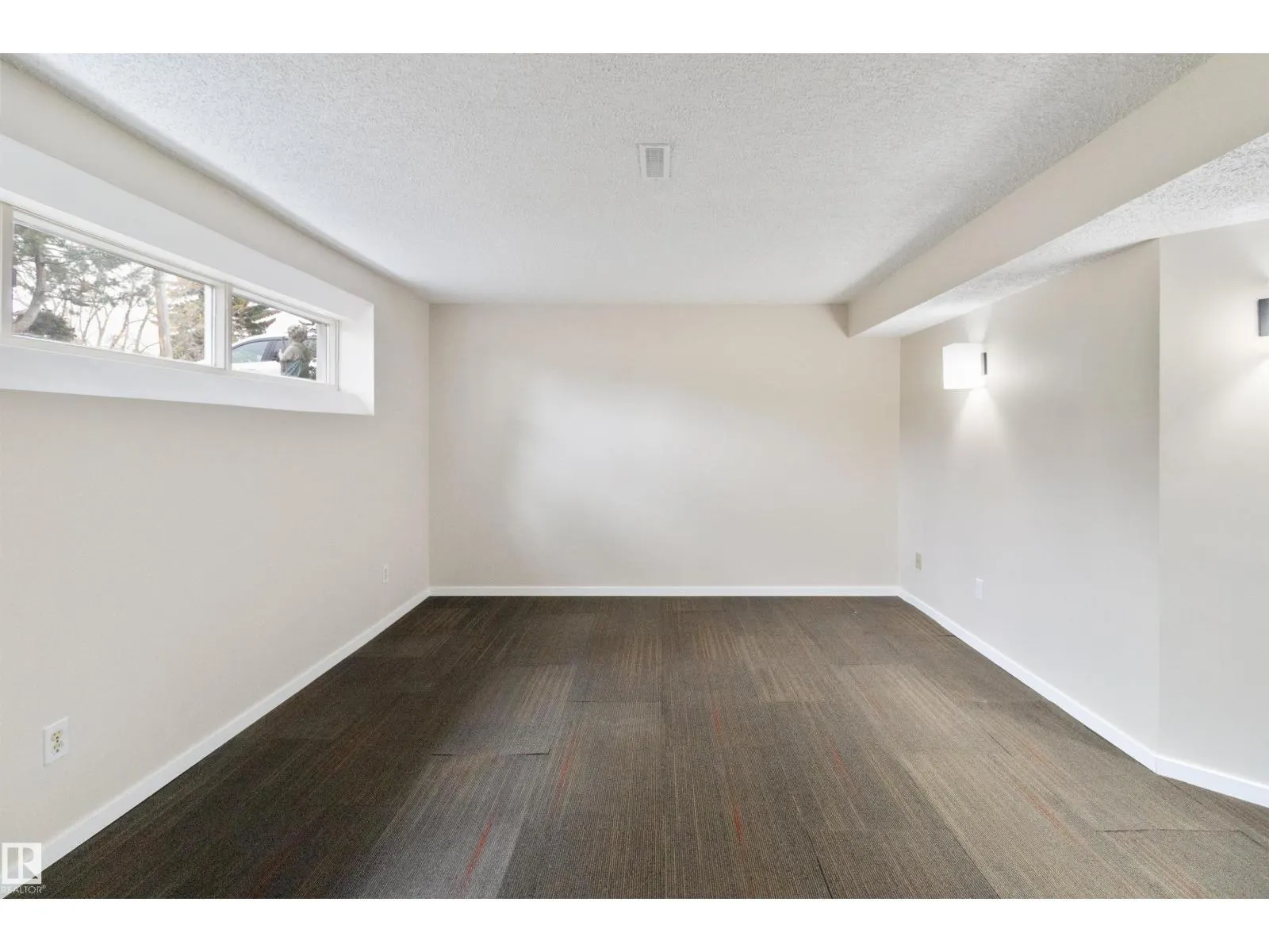 5008 56 ave