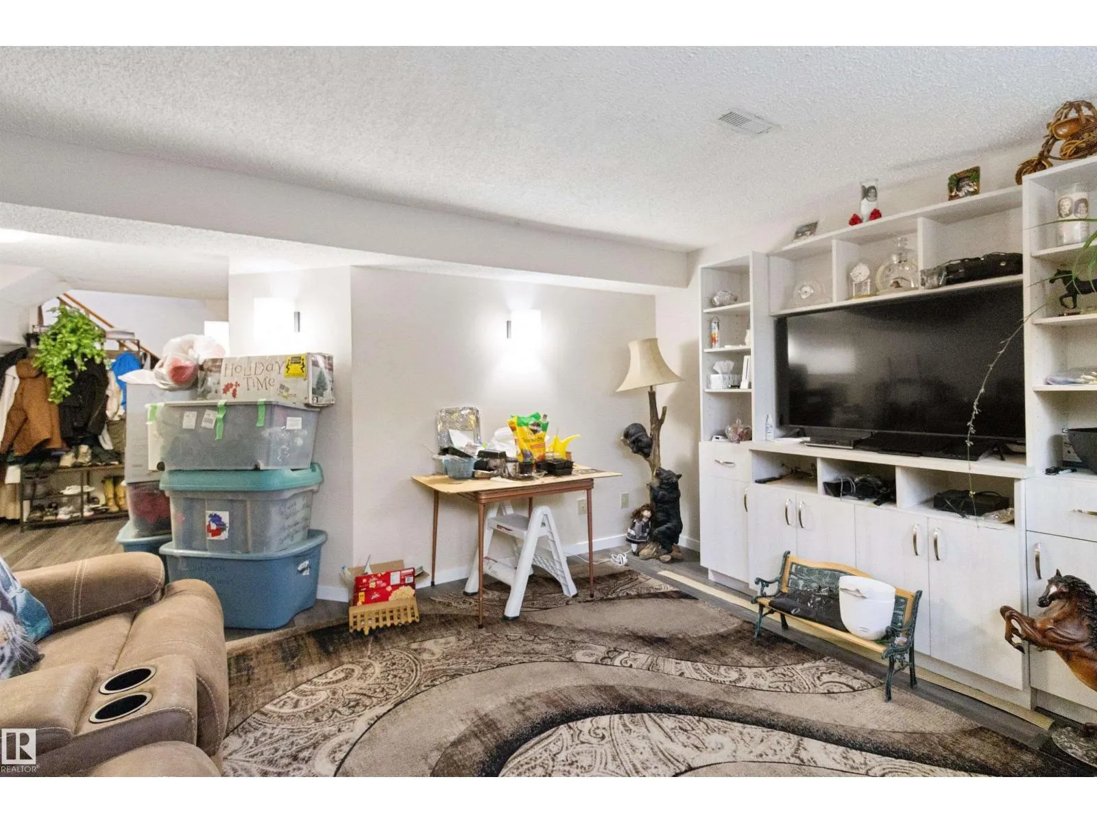 5008 56 ave