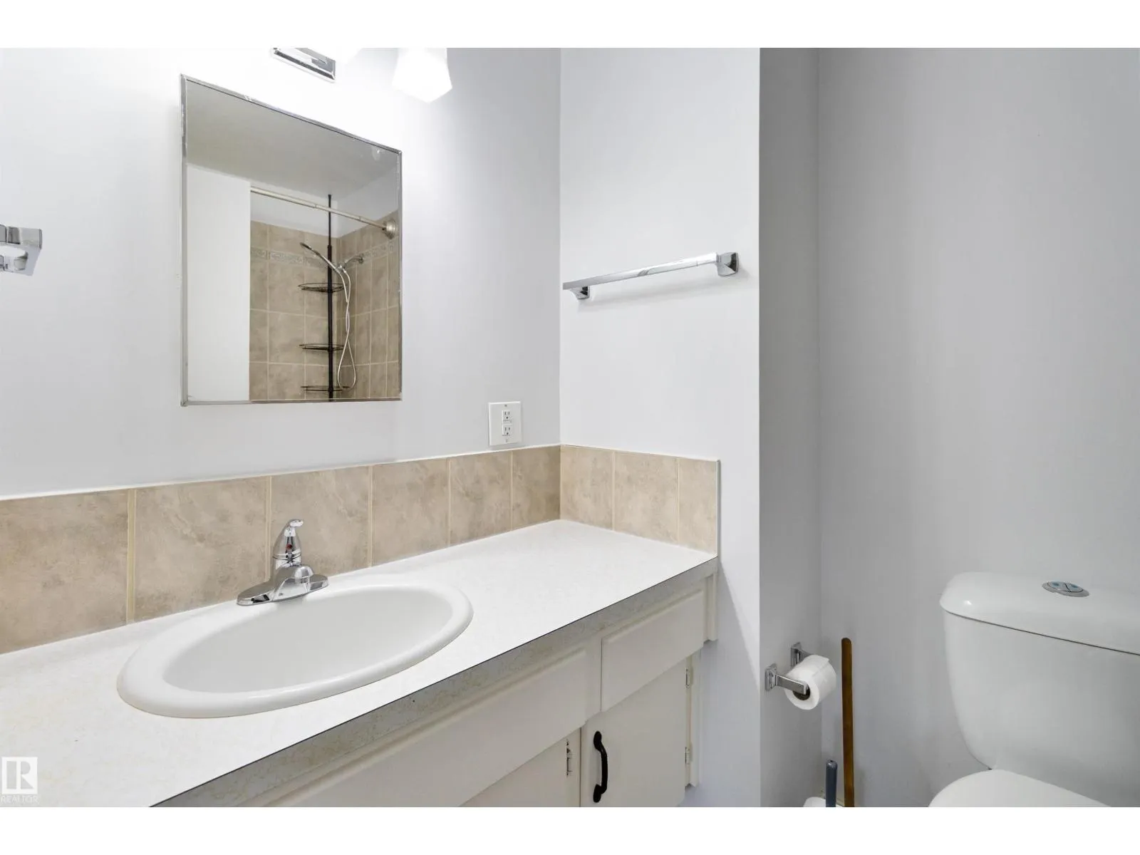 5008 56 ave