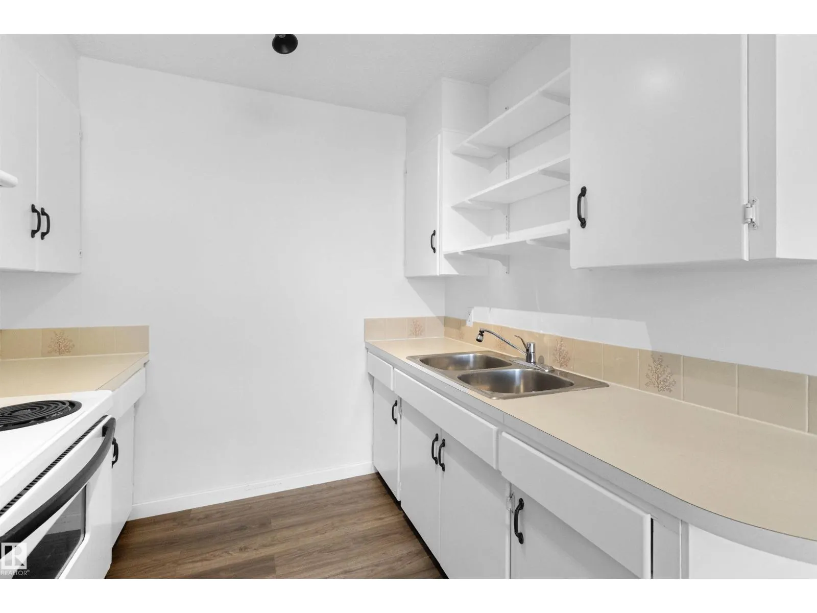 5008 56 ave