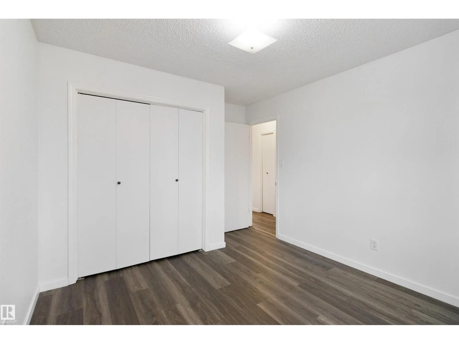 5008 56 ave