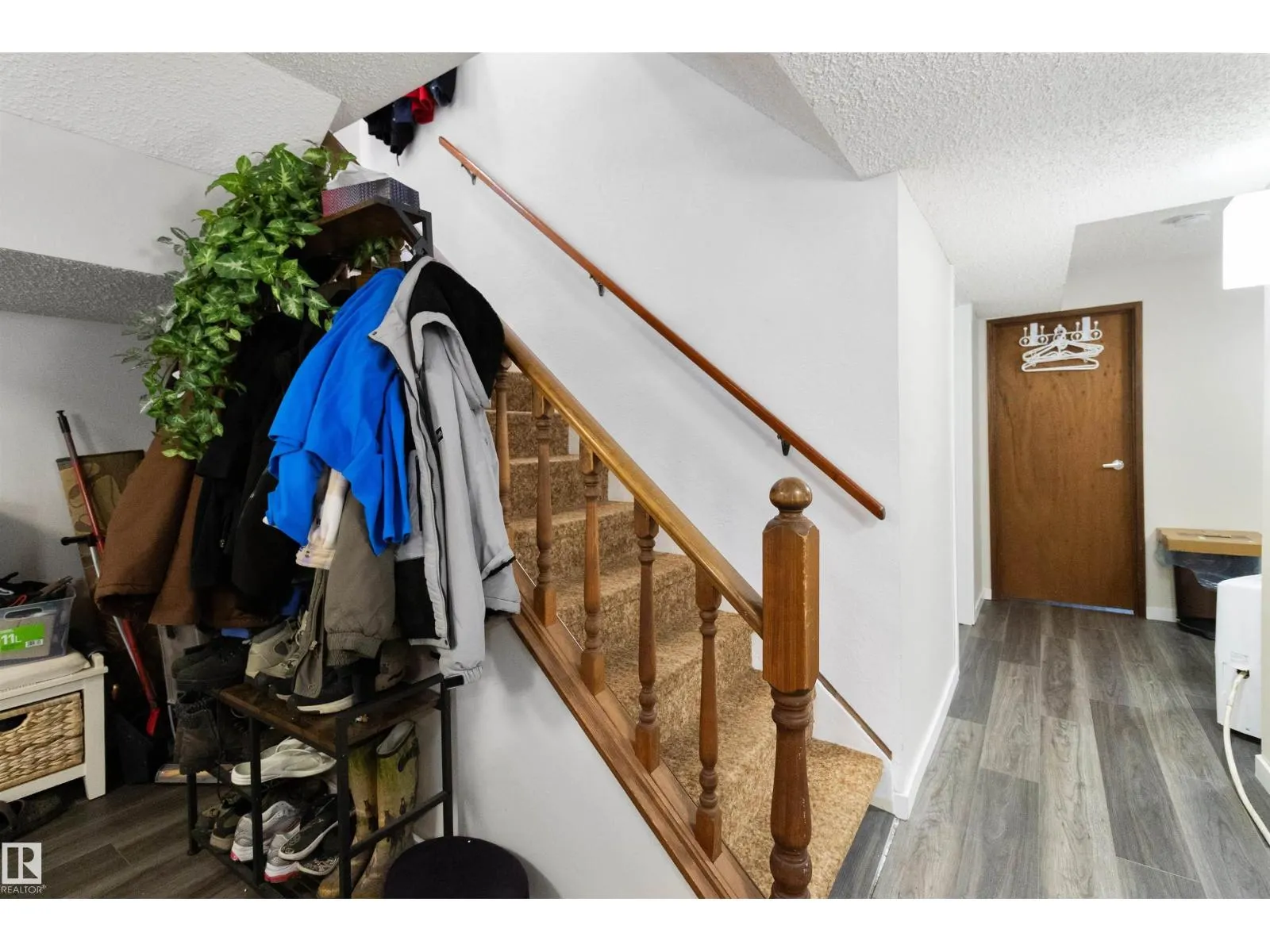 5008 56 ave