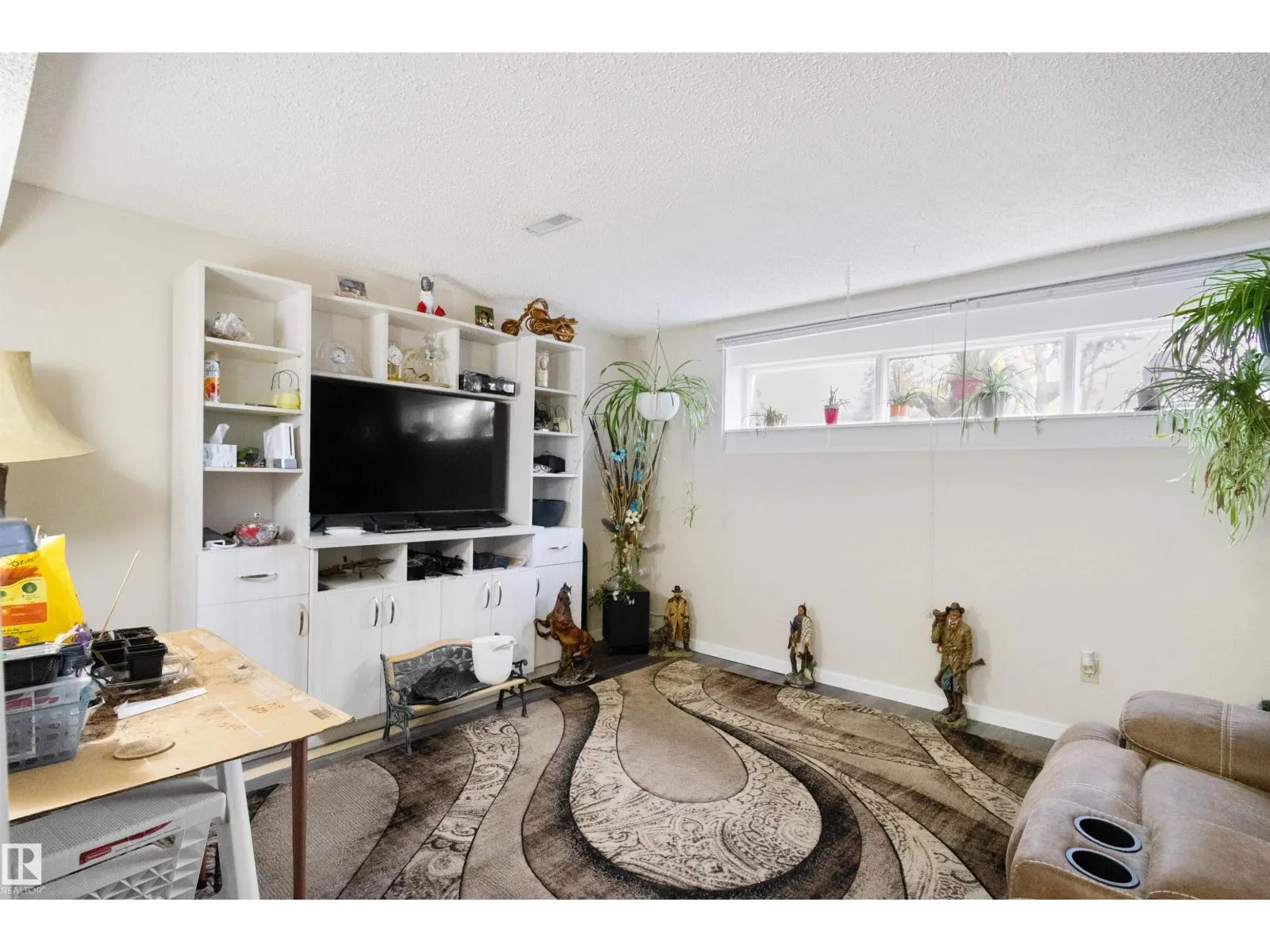 5008 56 ave