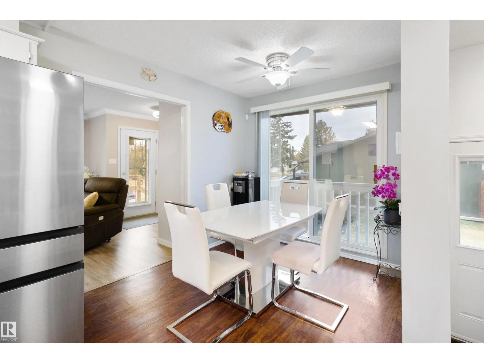 5008 56 ave