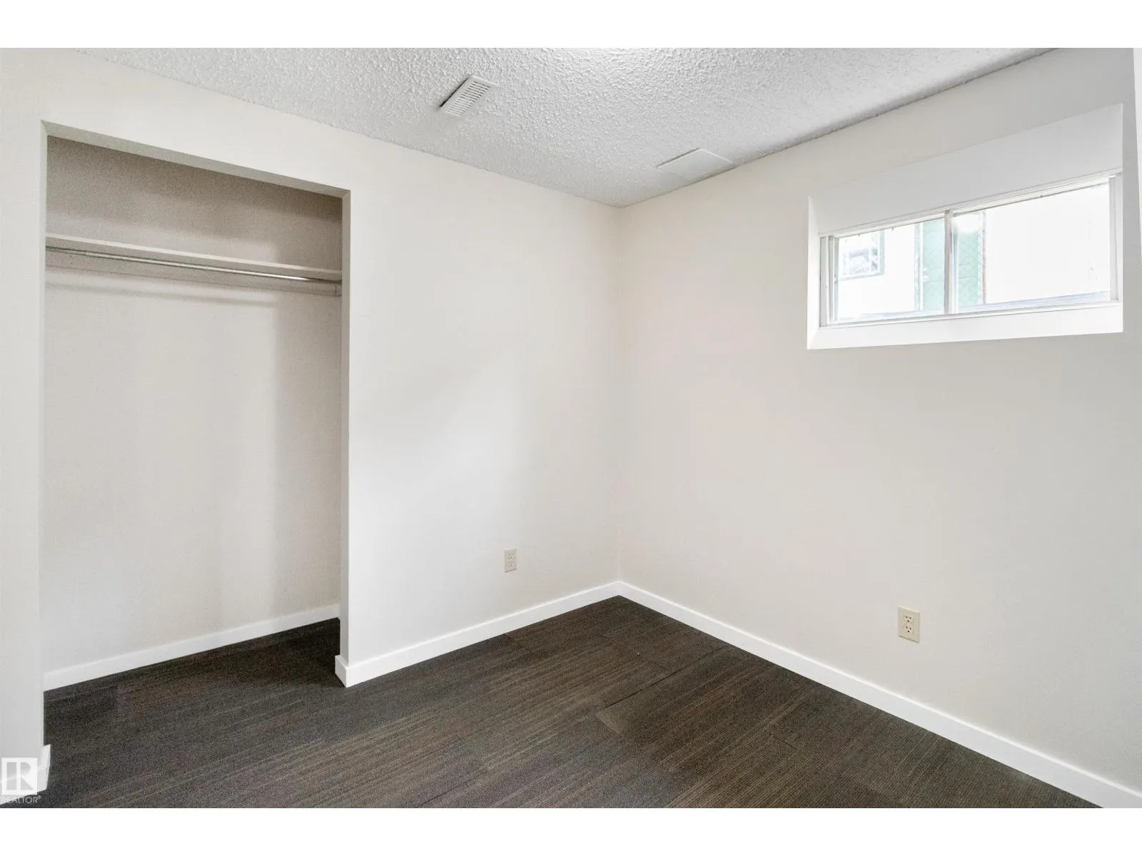 5008 56 ave