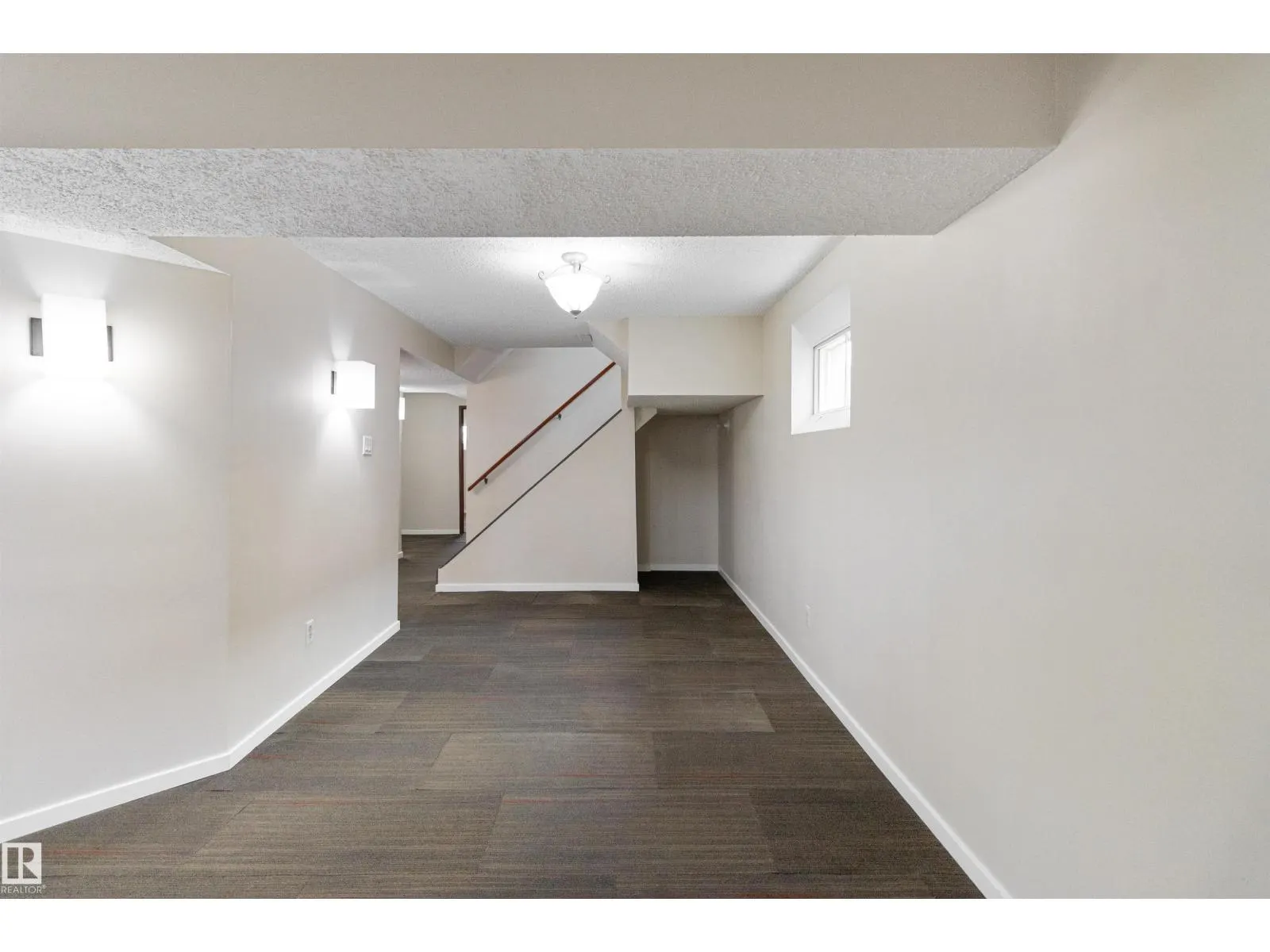 5008 56 ave