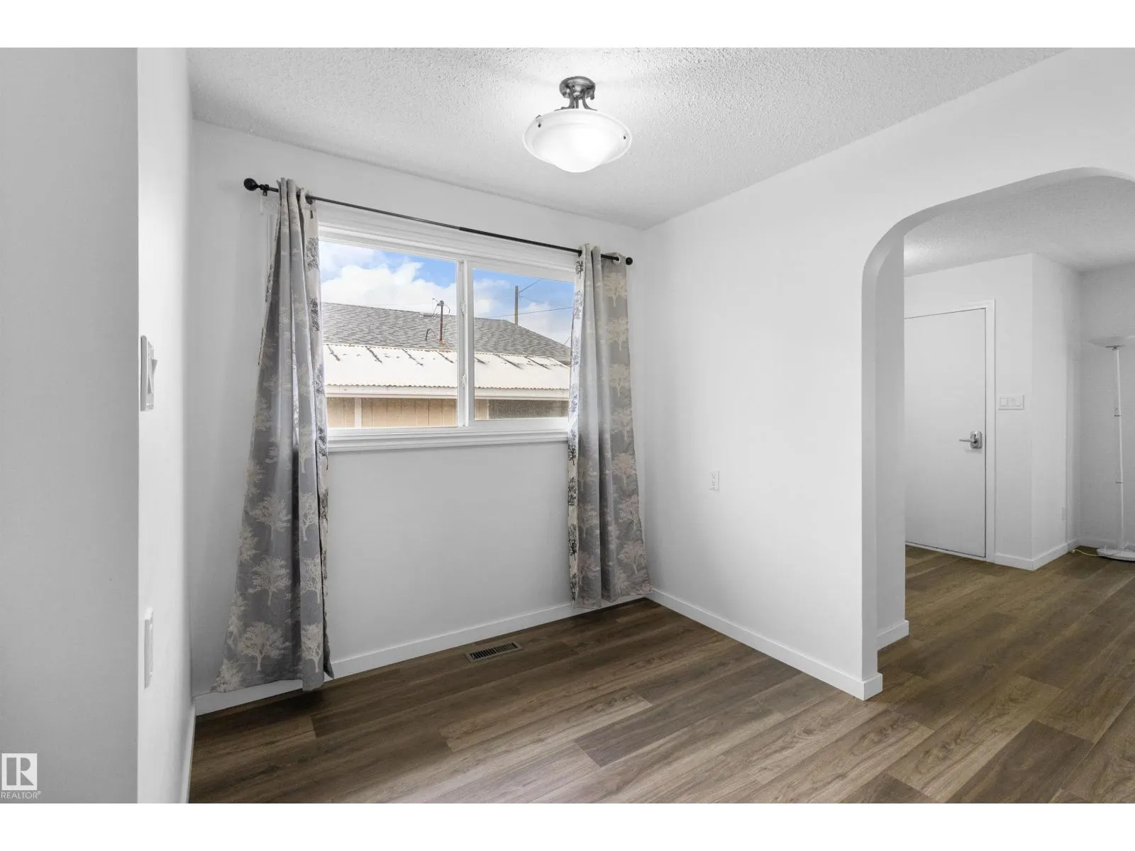 5008 56 ave