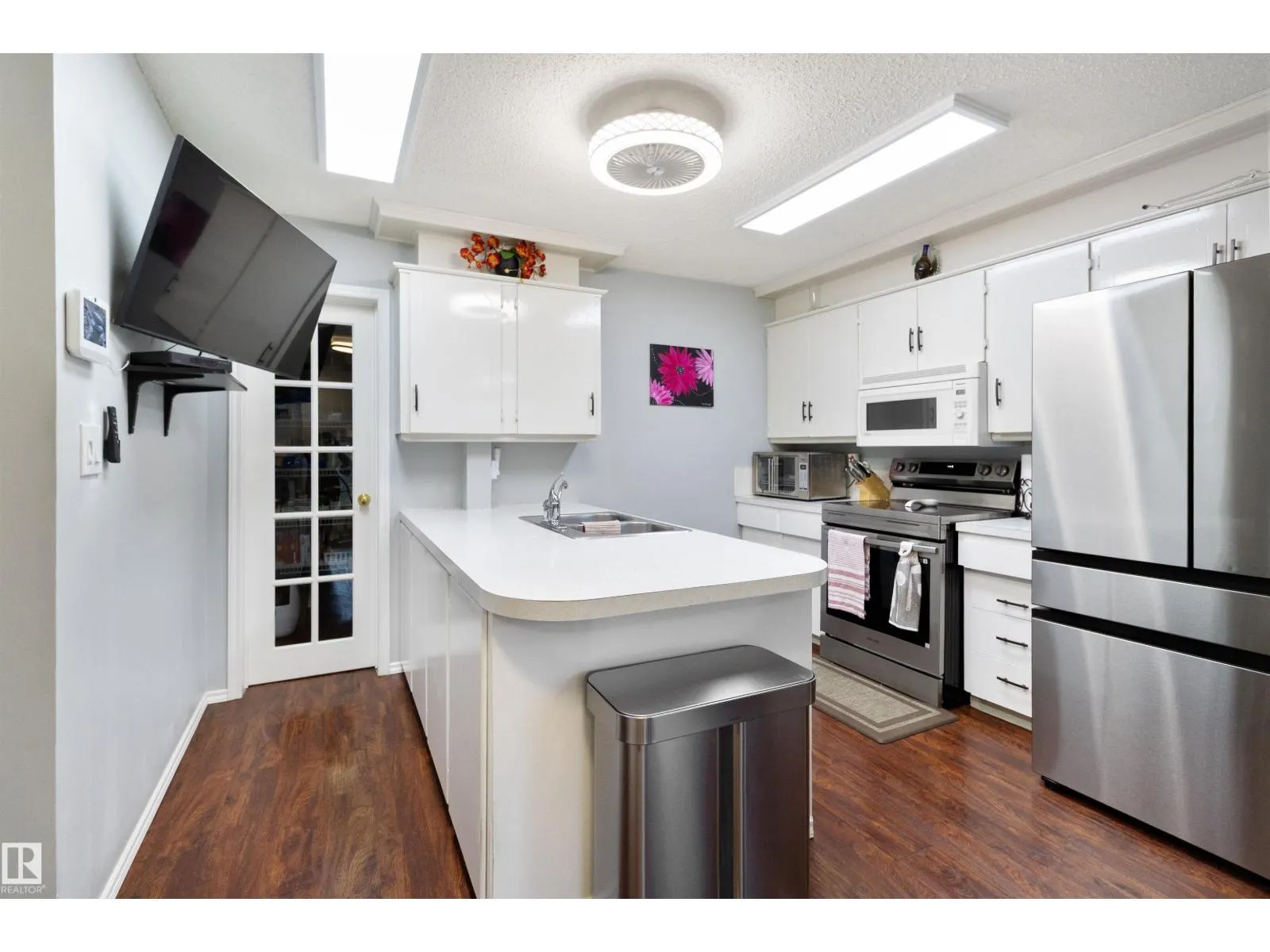 5008 56 ave