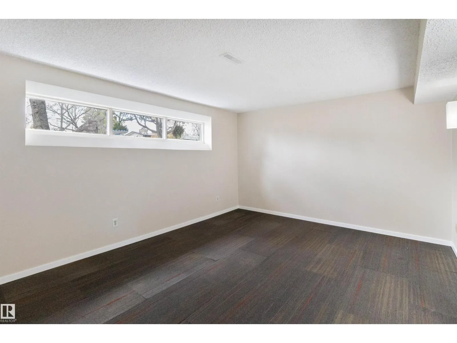 5008 56 ave