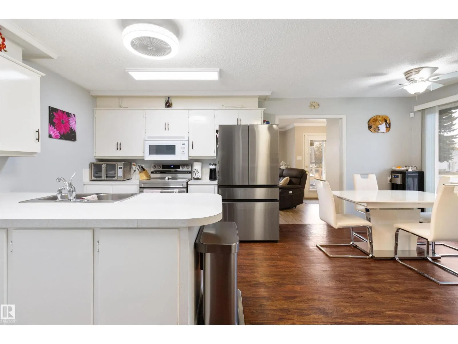 5008 56 ave