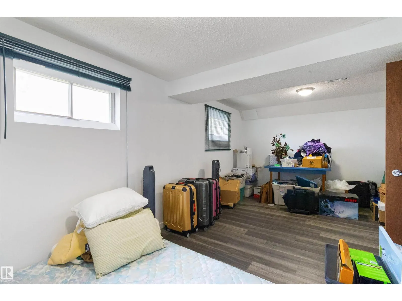 5008 56 ave
